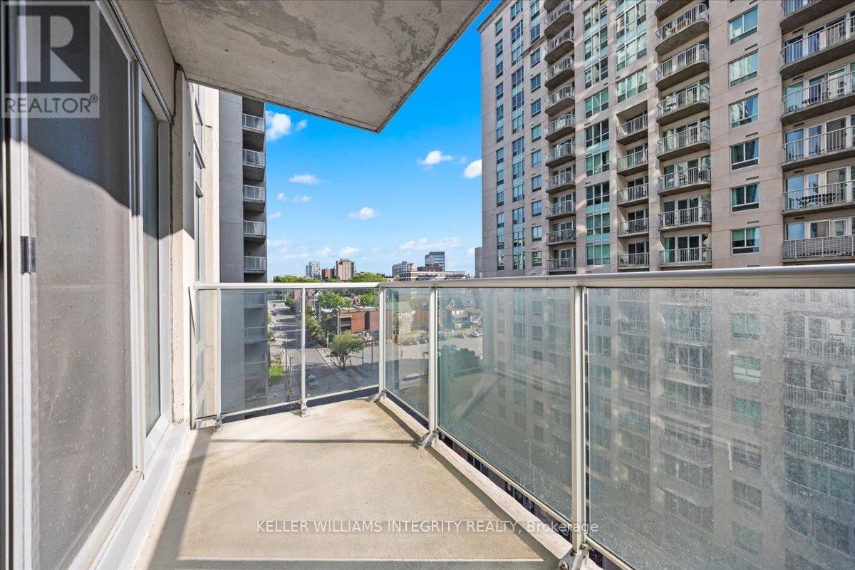 












909 - 242 RIDEAU STREET

,
Ottawa,




Ontario
K1N0B7

