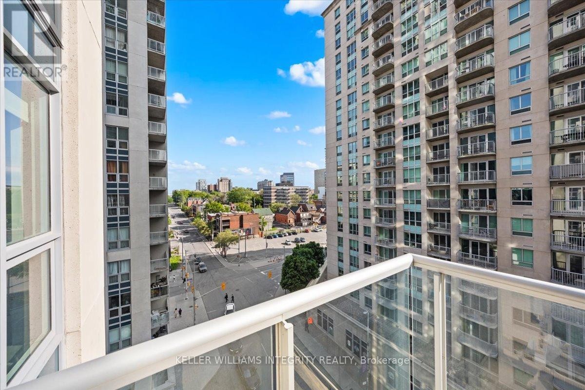 












909 - 242 RIDEAU STREET

,
Ottawa,




Ontario
K1N0B7

