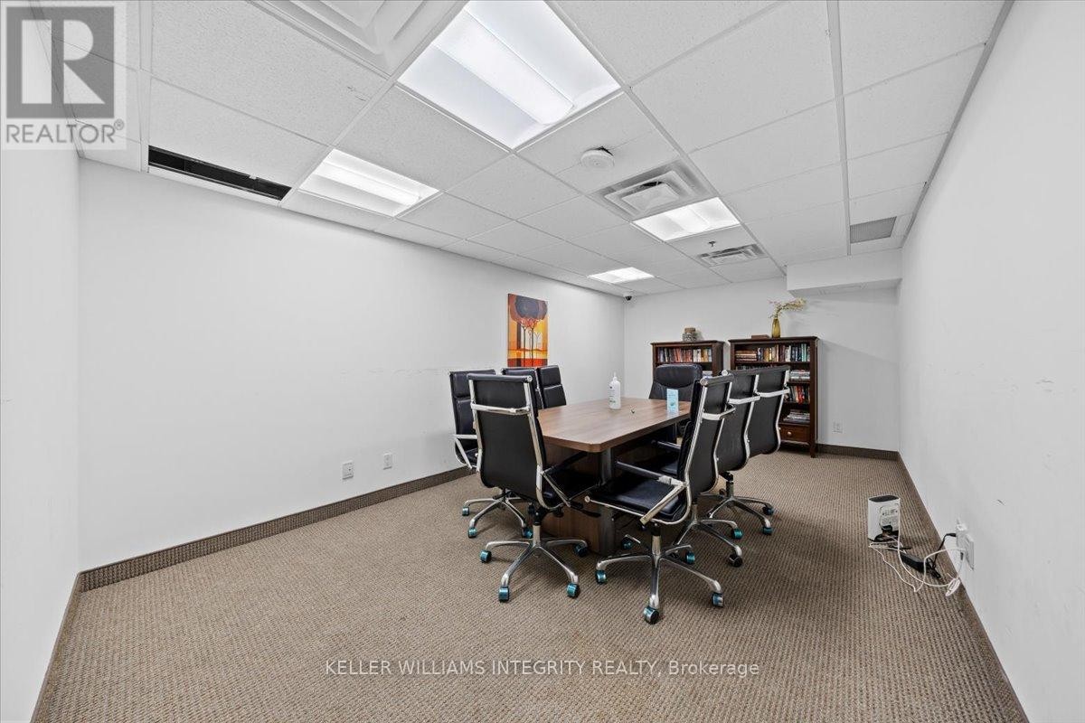 












909 - 242 RIDEAU STREET

,
Ottawa,




Ontario
K1N0B7

