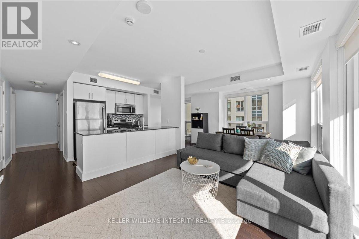 












909 - 242 RIDEAU STREET

,
Ottawa,




Ontario
K1N0B7

