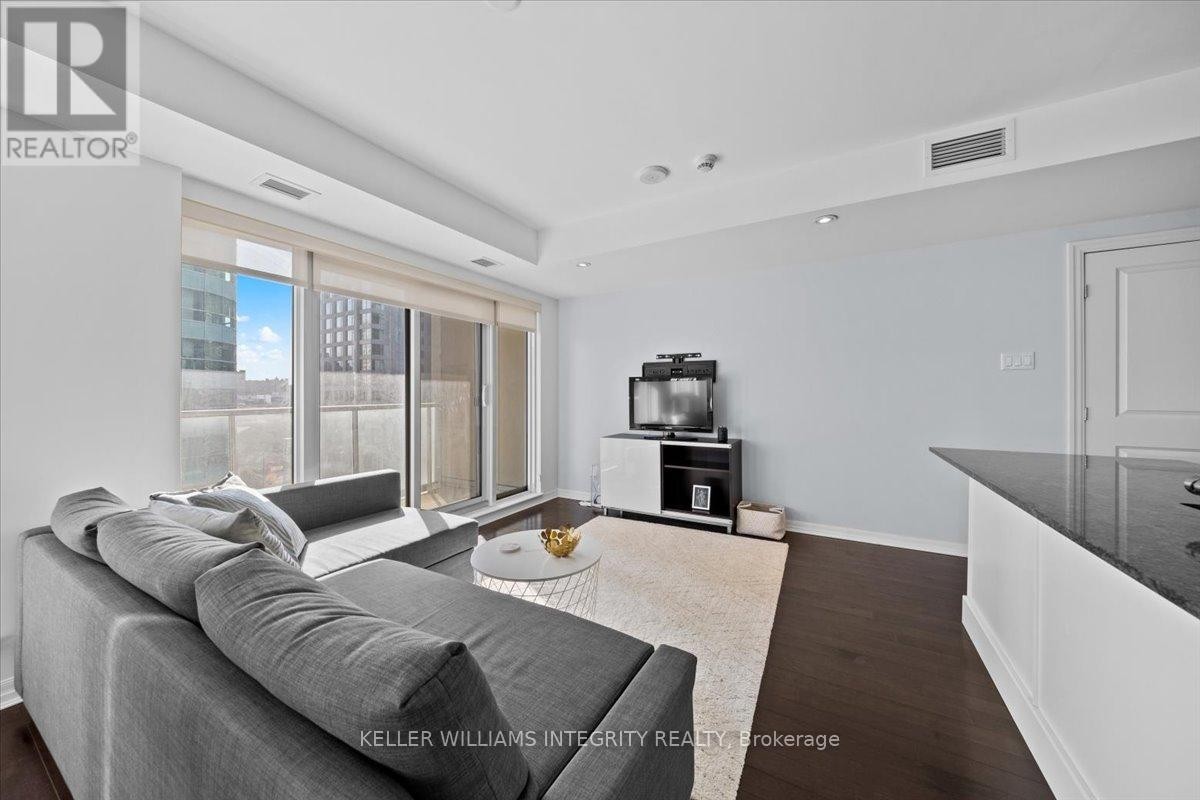












909 - 242 RIDEAU STREET

,
Ottawa,




Ontario
K1N0B7

