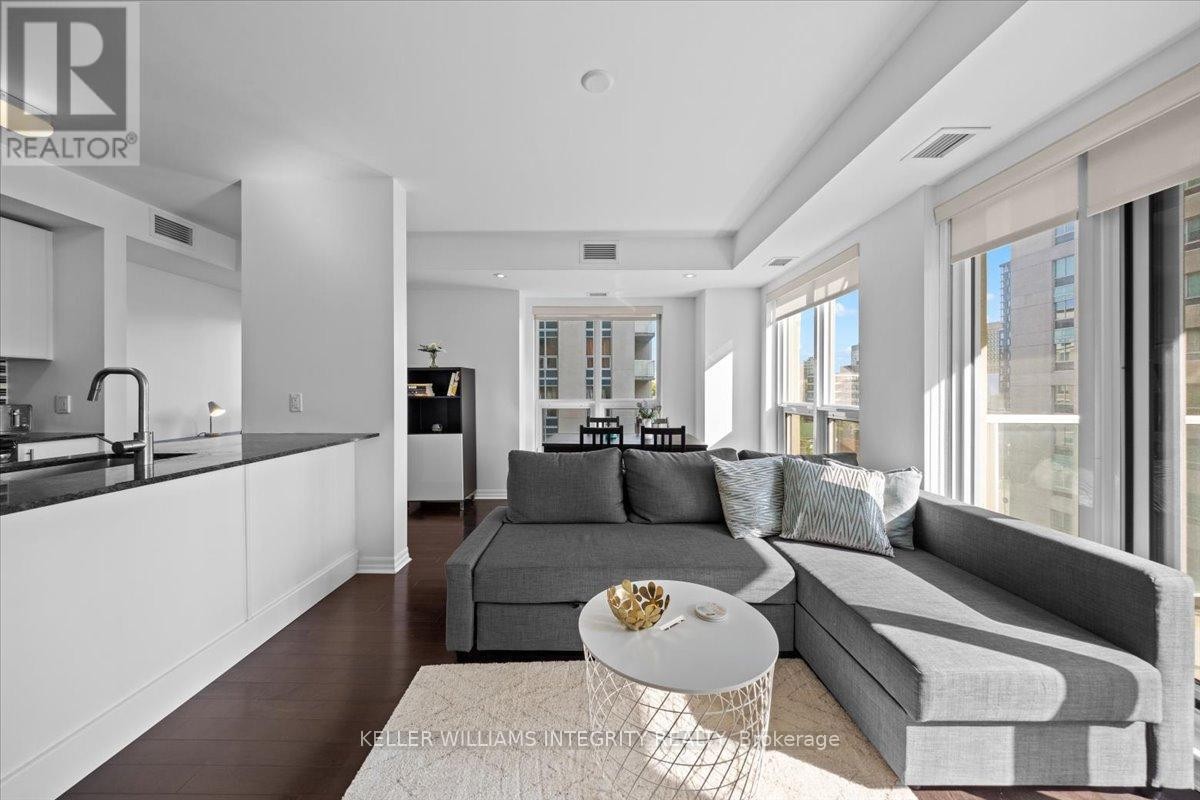 












909 - 242 RIDEAU STREET

,
Ottawa,




Ontario
K1N0B7

