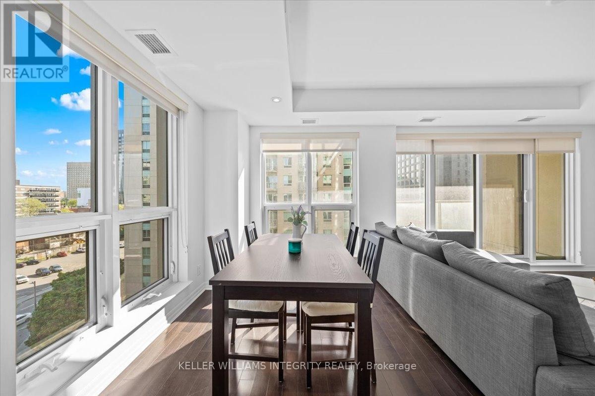 












909 - 242 RIDEAU STREET

,
Ottawa,




Ontario
K1N0B7

