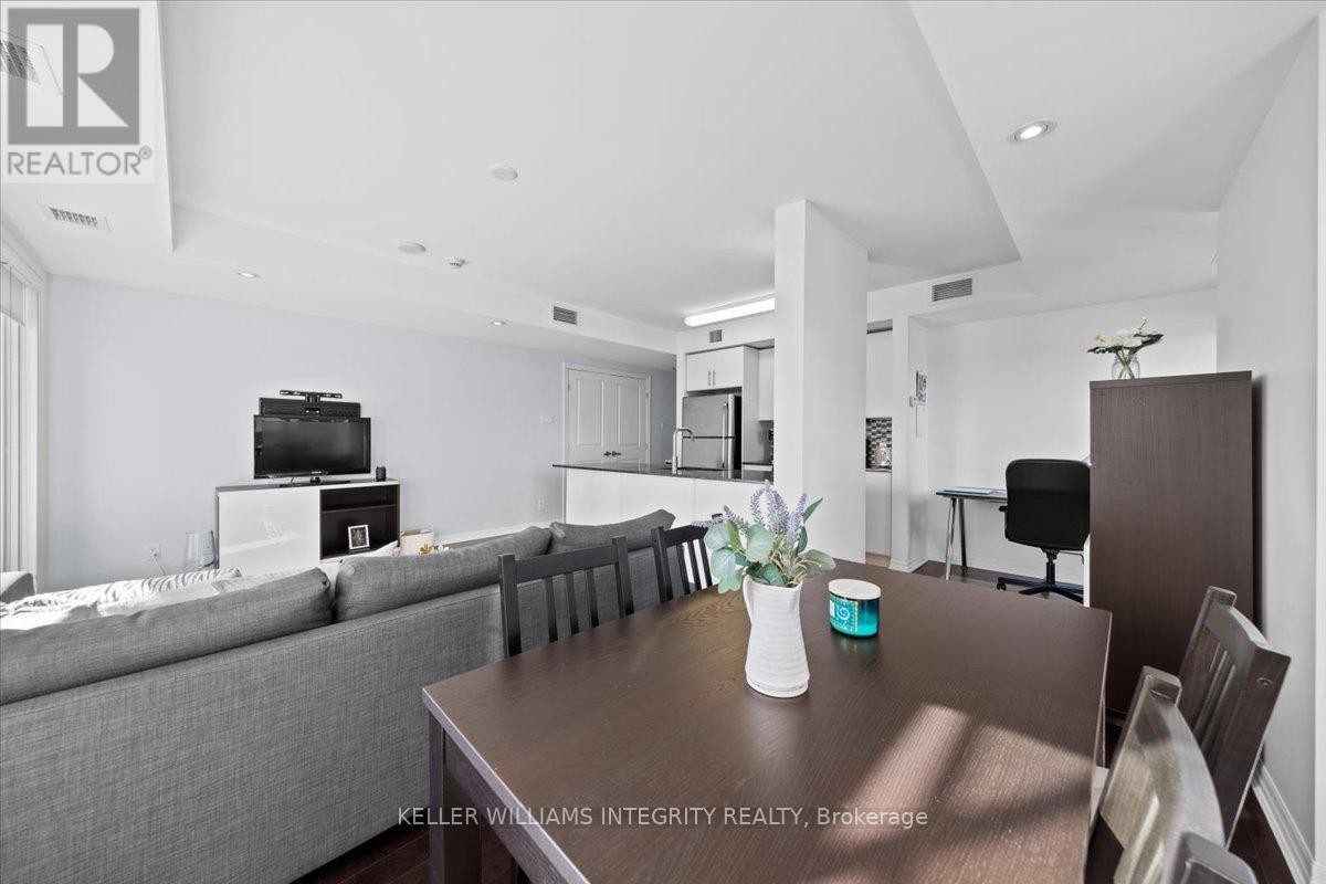 












909 - 242 RIDEAU STREET

,
Ottawa,




Ontario
K1N0B7

