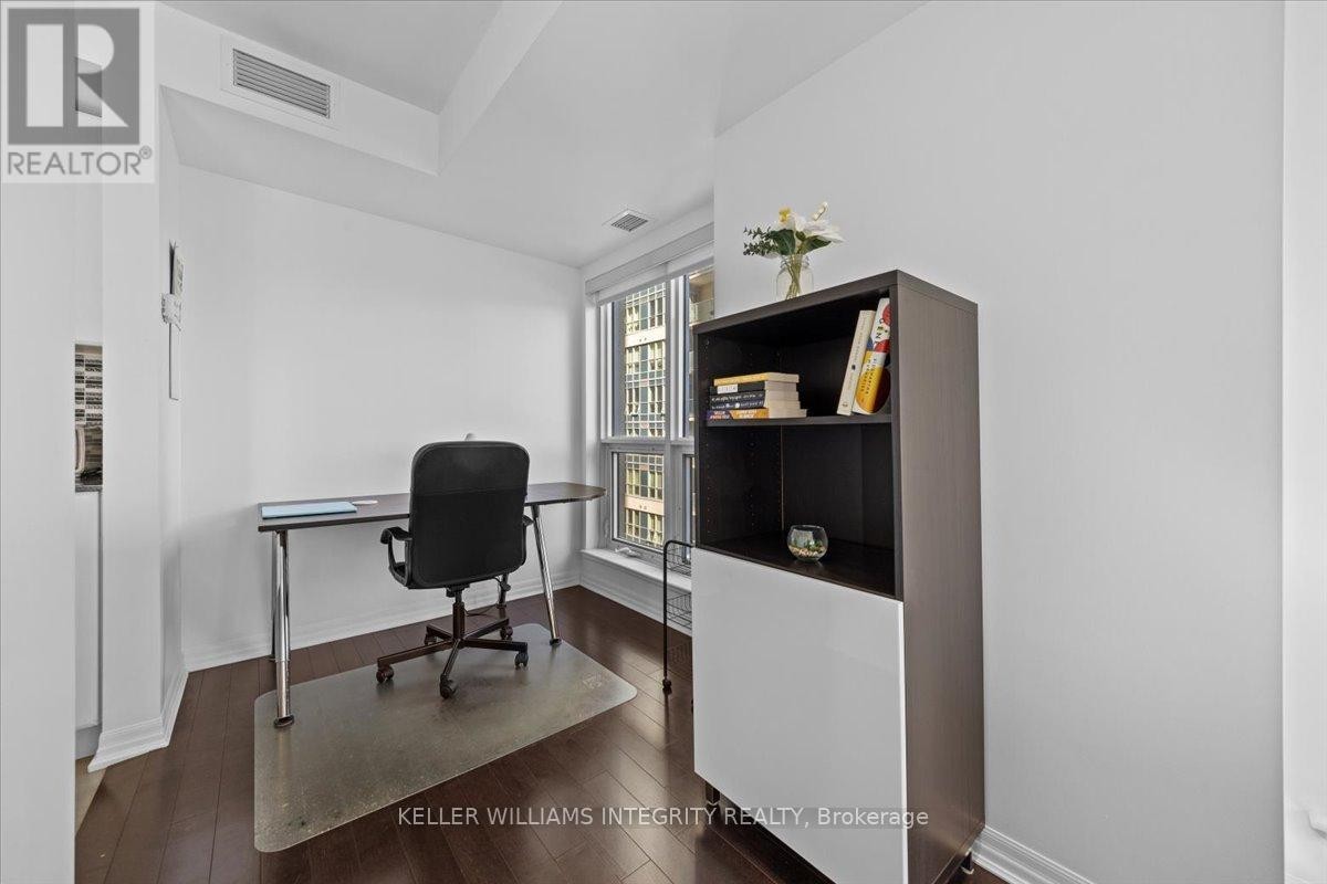 












909 - 242 RIDEAU STREET

,
Ottawa,




Ontario
K1N0B7

