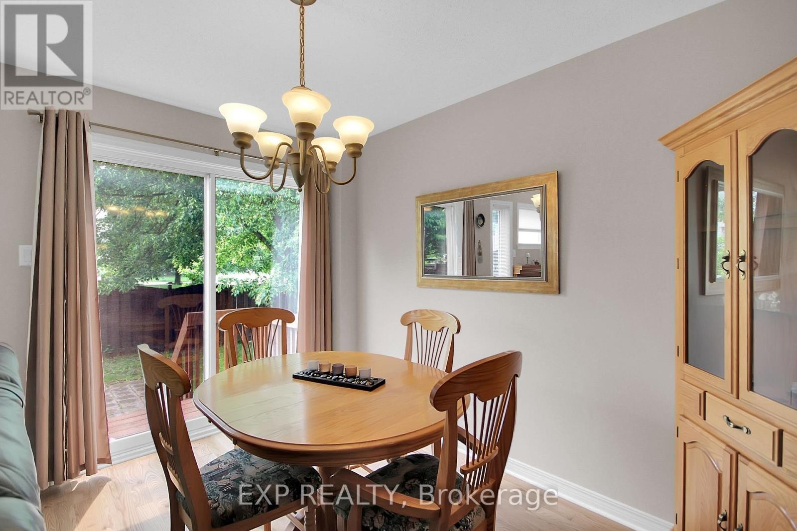












85 ASTORIA CRESCENT

,
Ottawa,




Ontario
K2G6E7

