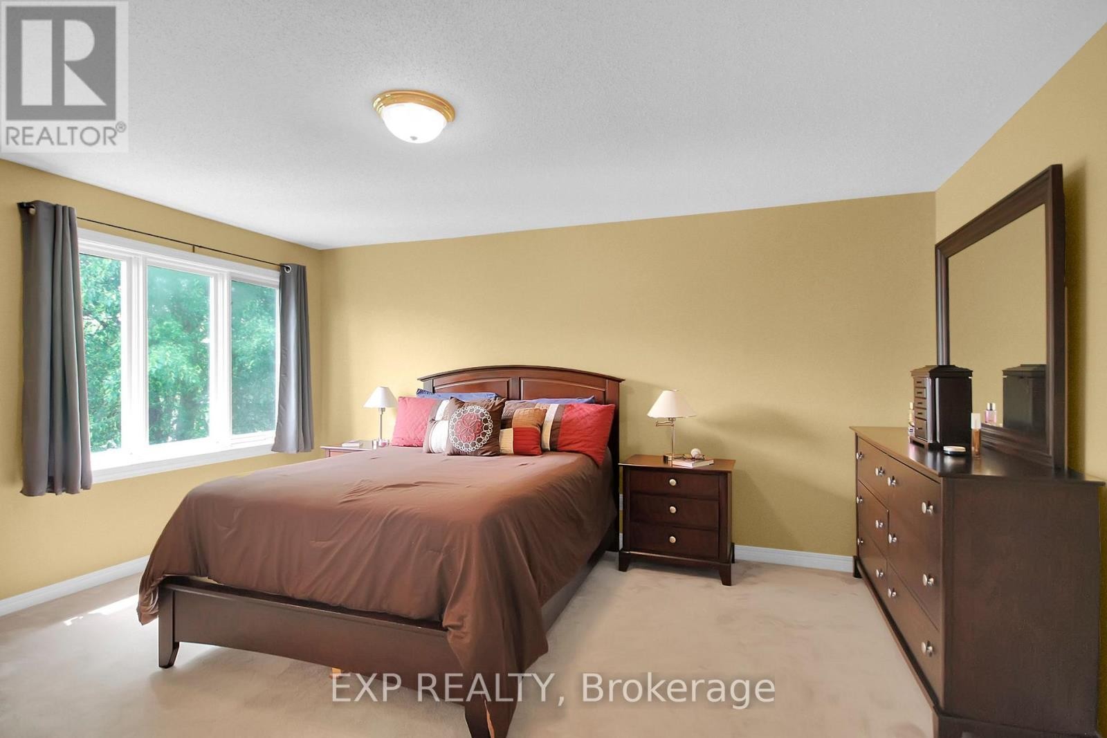 












85 ASTORIA CRESCENT

,
Ottawa,




Ontario
K2G6E7


