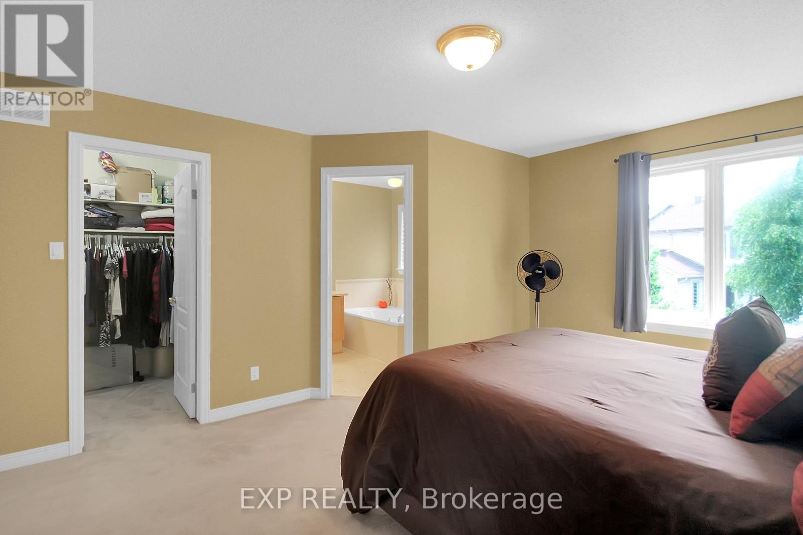 












85 ASTORIA CRESCENT

,
Ottawa,




Ontario
K2G6E7

