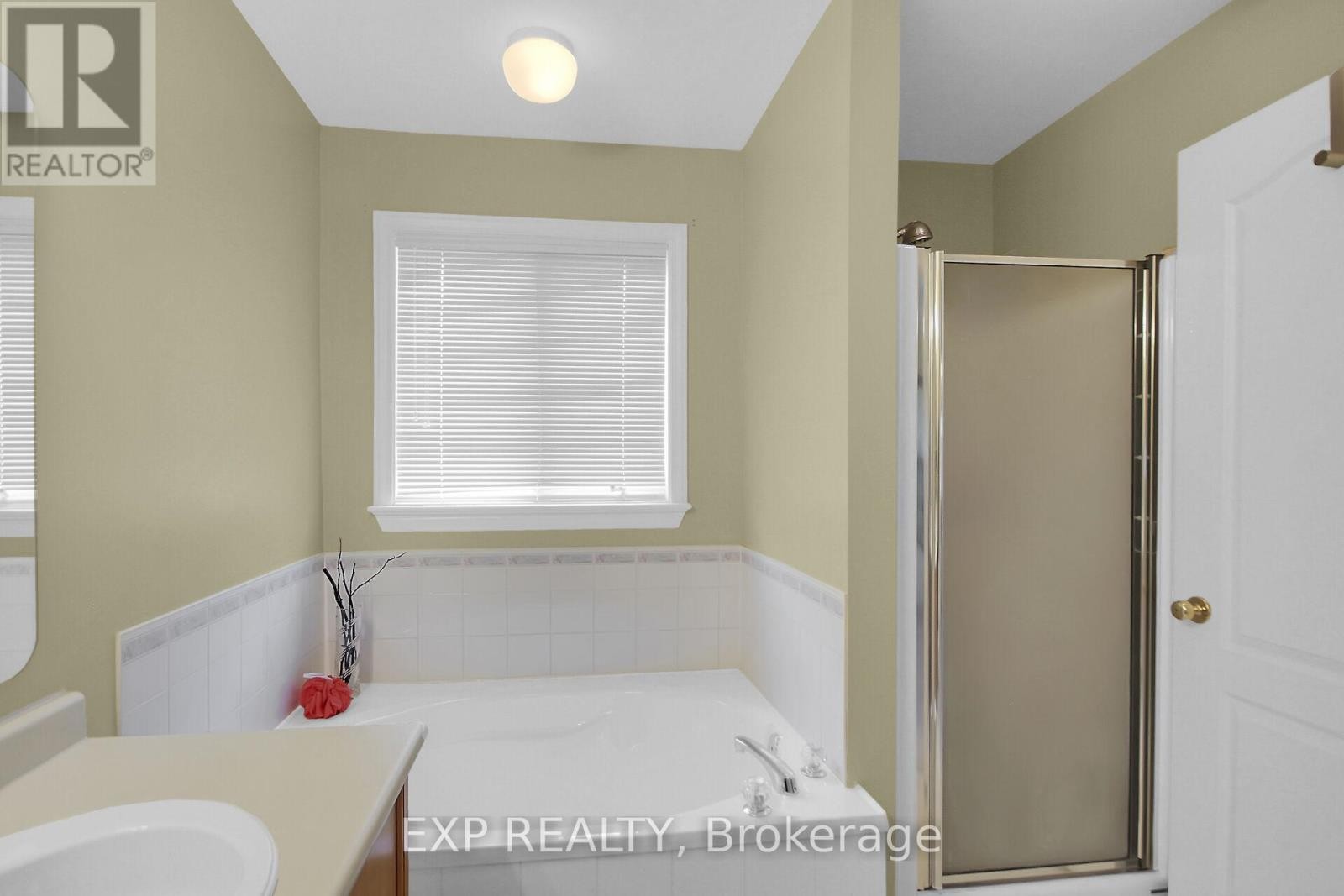 












85 ASTORIA CRESCENT

,
Ottawa,




Ontario
K2G6E7

