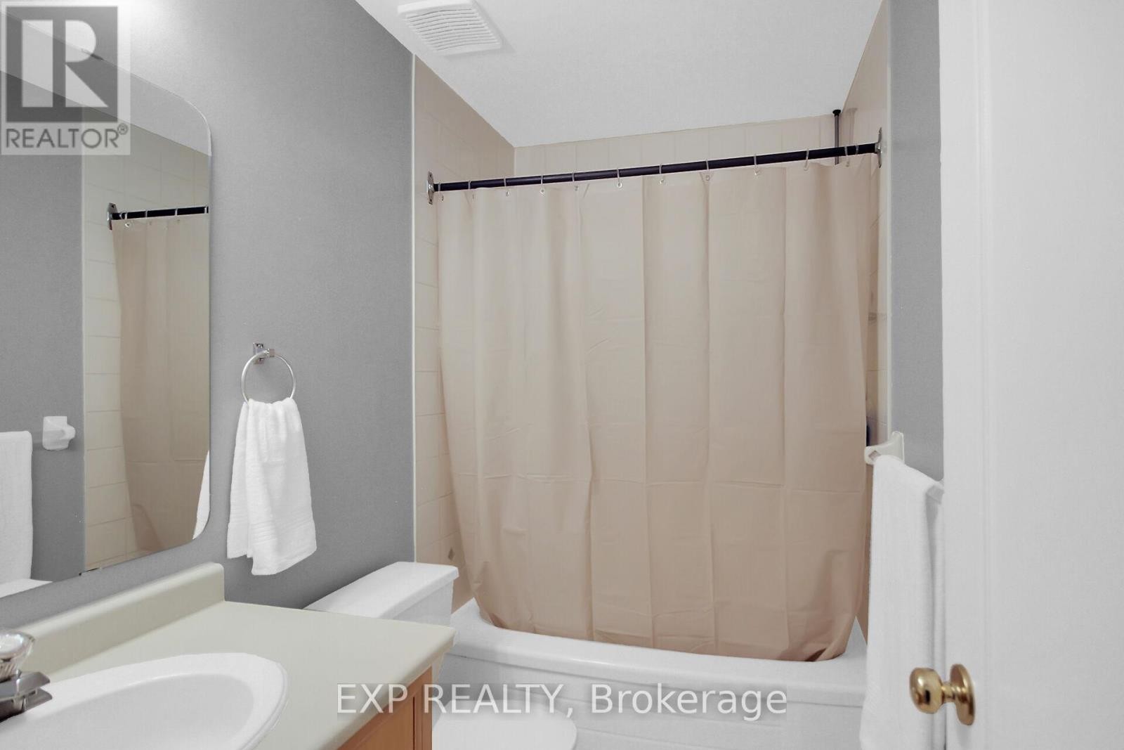 












85 ASTORIA CRESCENT

,
Ottawa,




Ontario
K2G6E7

