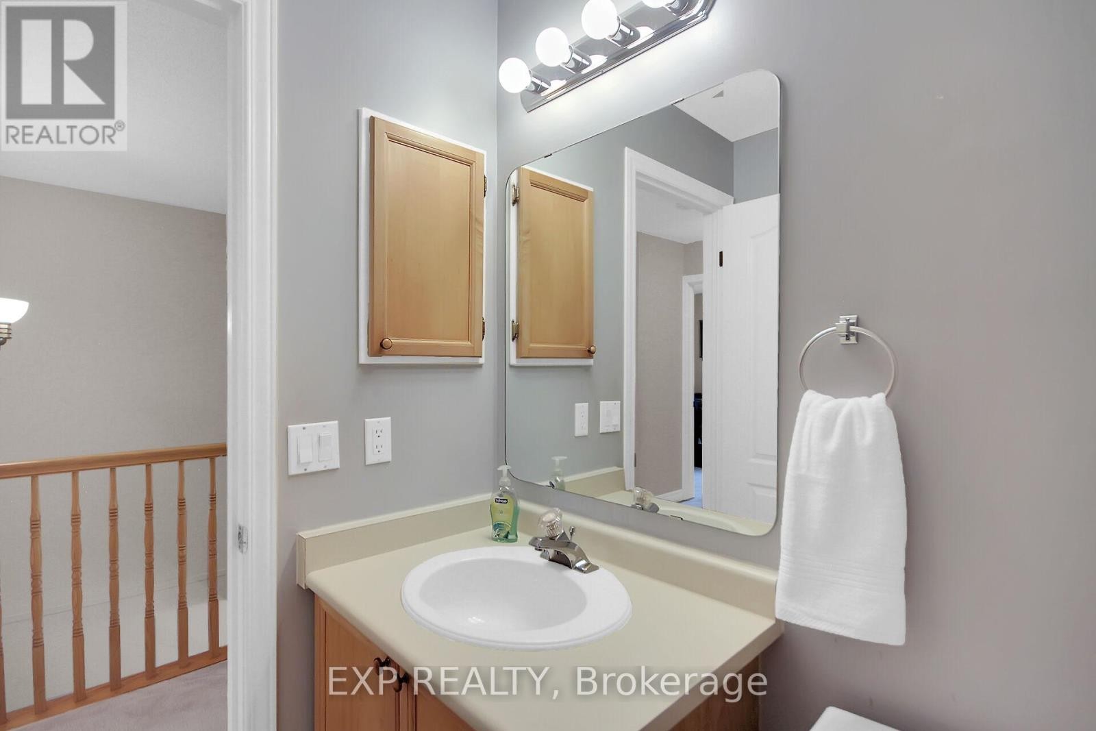 












85 ASTORIA CRESCENT

,
Ottawa,




Ontario
K2G6E7

