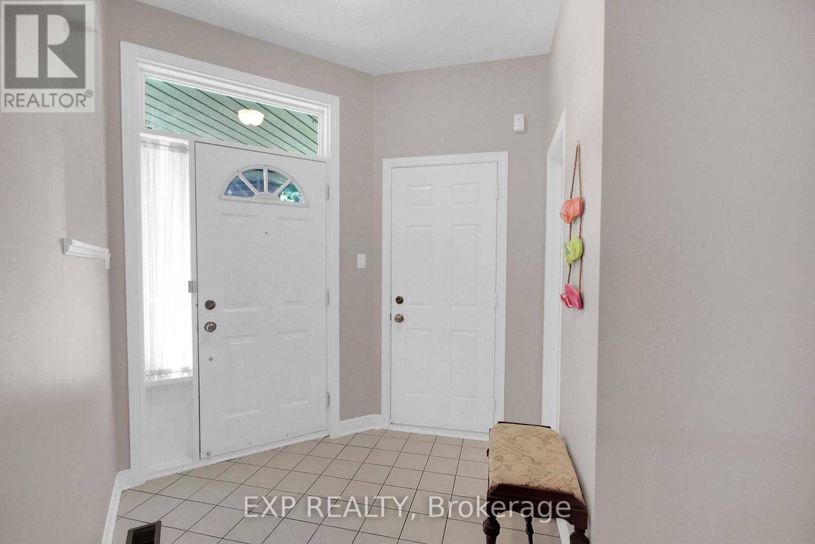












85 ASTORIA CRESCENT

,
Ottawa,




Ontario
K2G6E7

