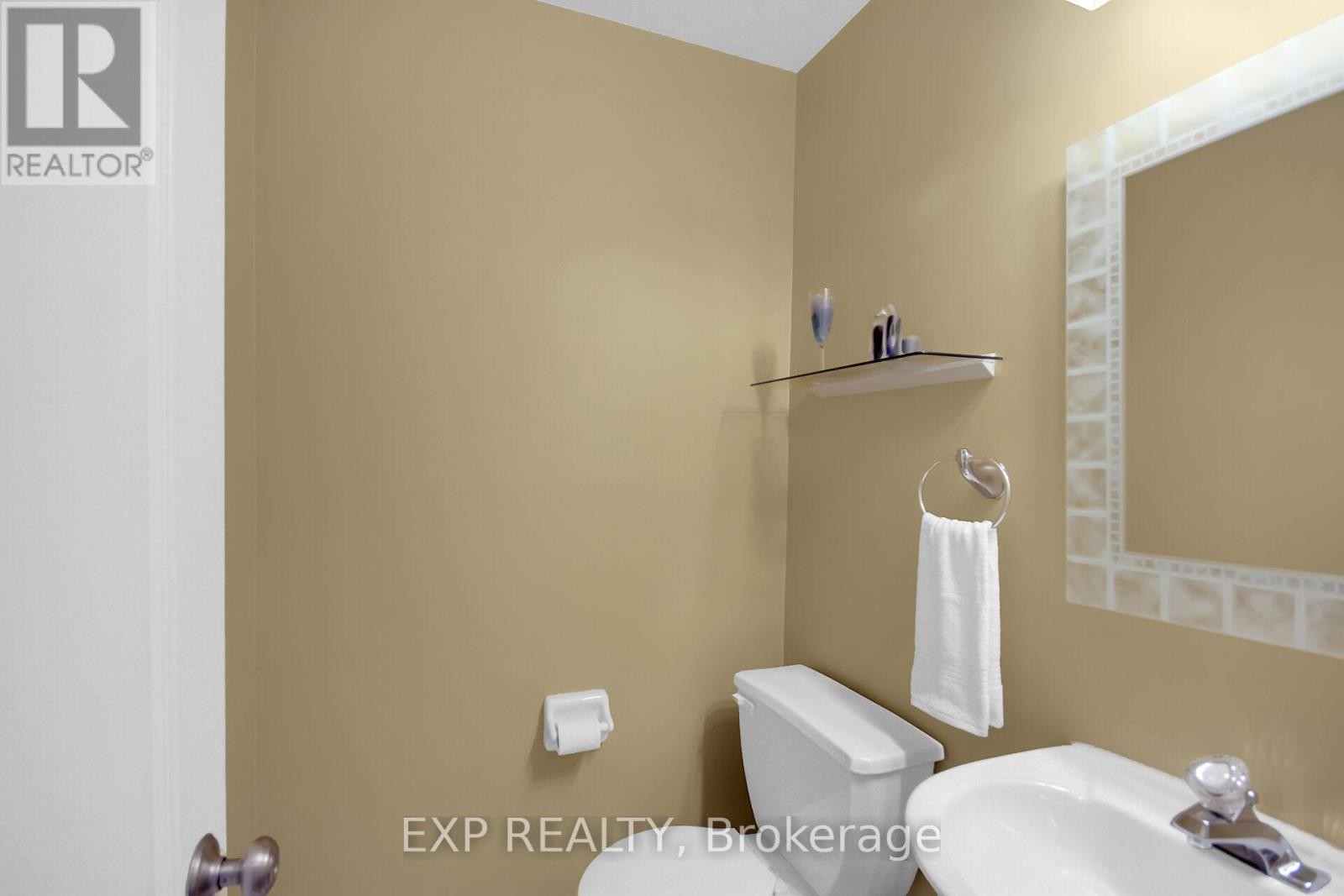 












85 ASTORIA CRESCENT

,
Ottawa,




Ontario
K2G6E7

