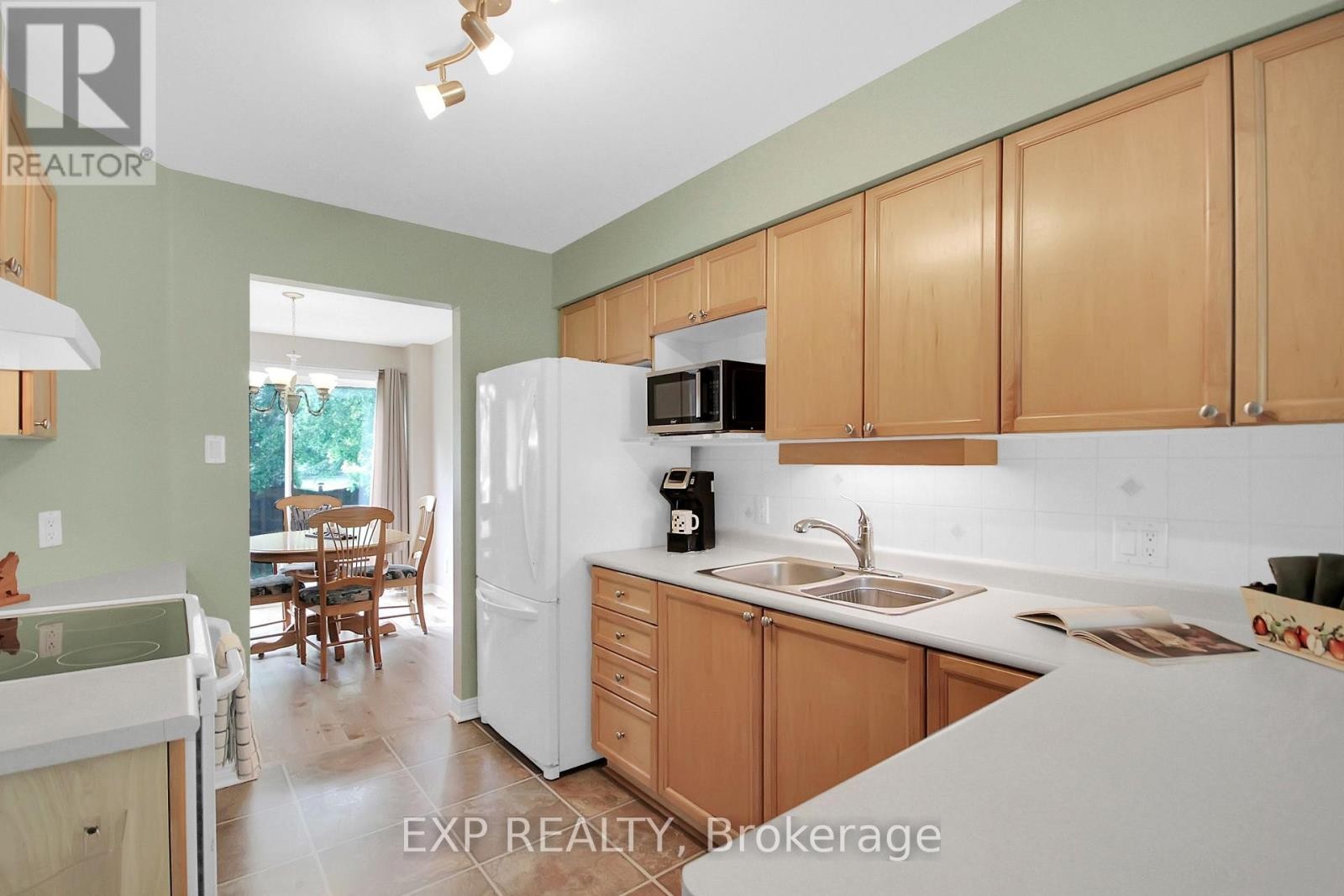 












85 ASTORIA CRESCENT

,
Ottawa,




Ontario
K2G6E7

