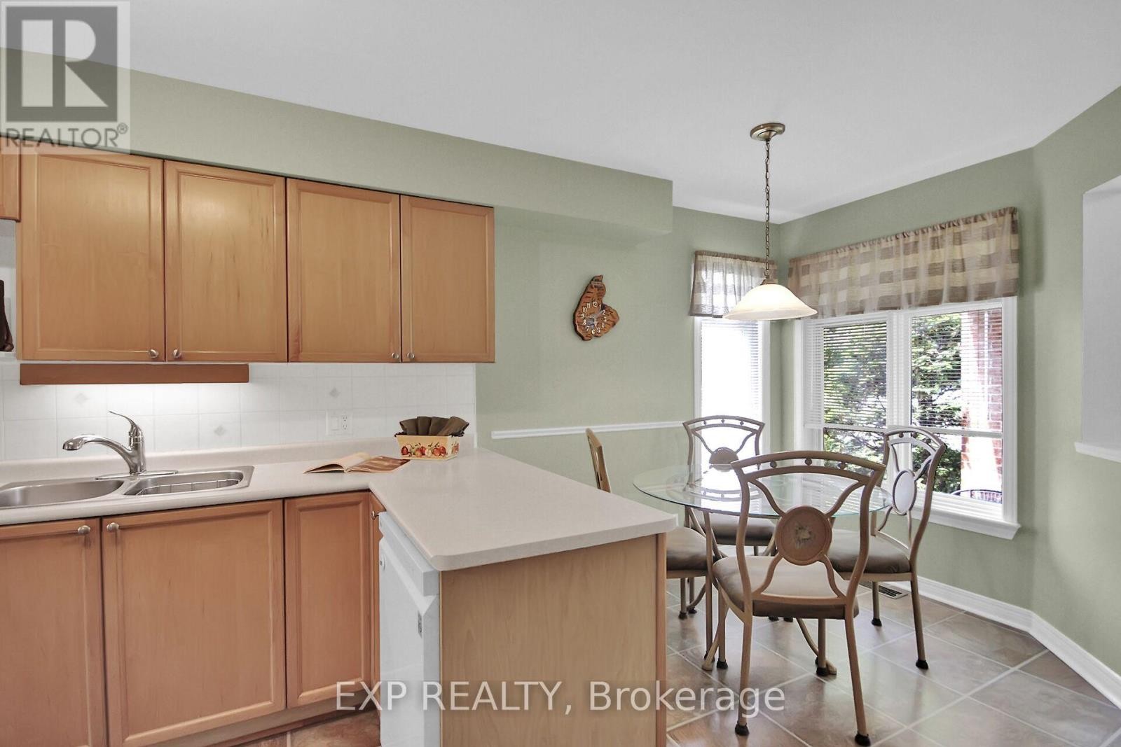 












85 ASTORIA CRESCENT

,
Ottawa,




Ontario
K2G6E7

