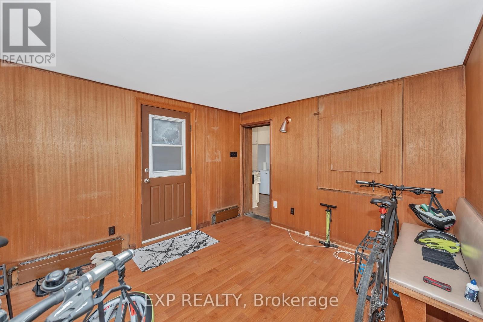 












33 WILTON CRESCENT

,
Ottawa,




Ontario
K1S2T4


