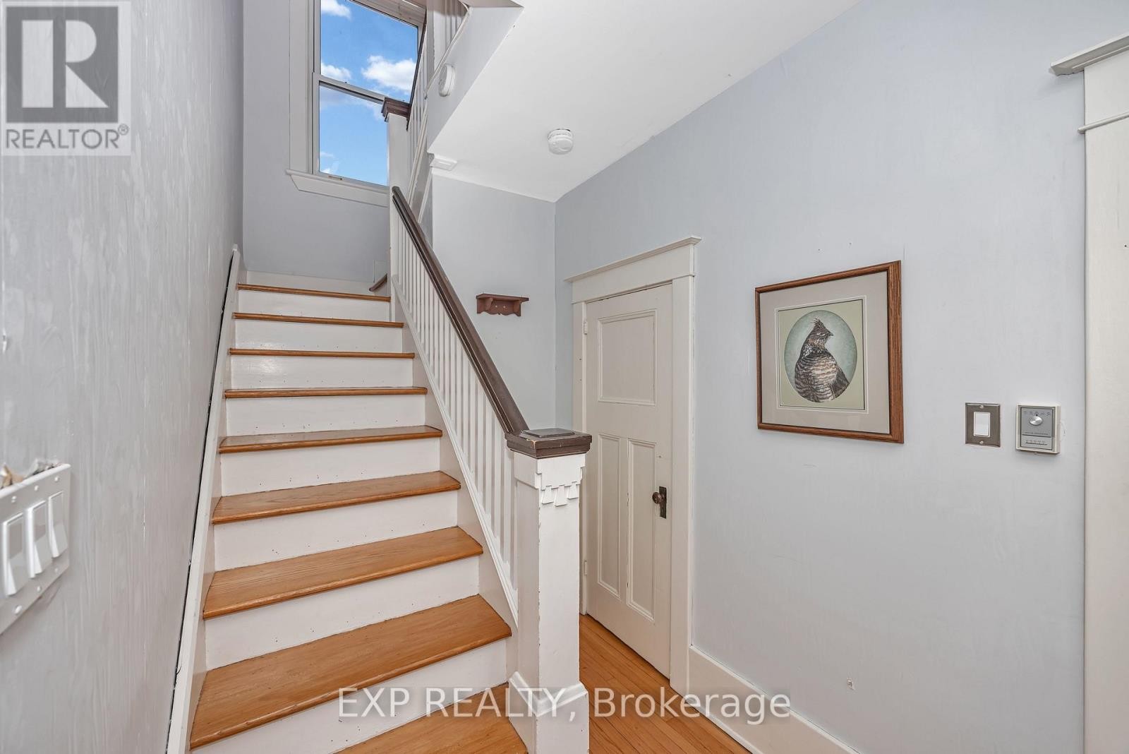 












33 WILTON CRESCENT

,
Ottawa,




Ontario
K1S2T4


