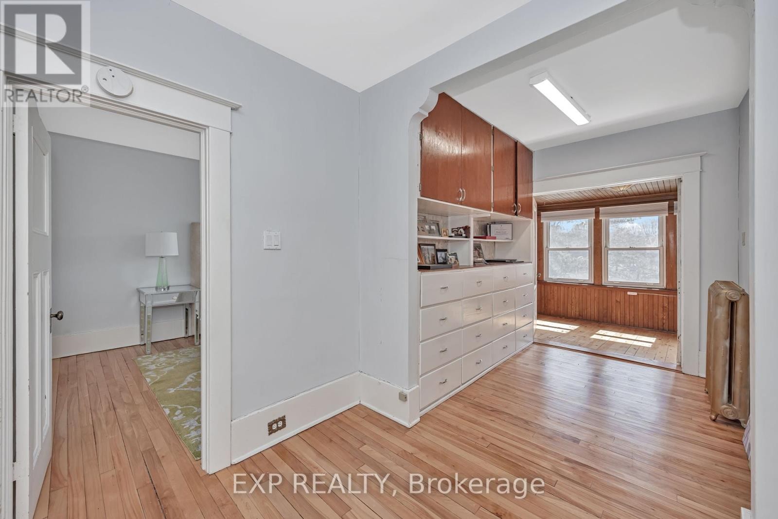 












33 WILTON CRESCENT

,
Ottawa,




Ontario
K1S2T4


