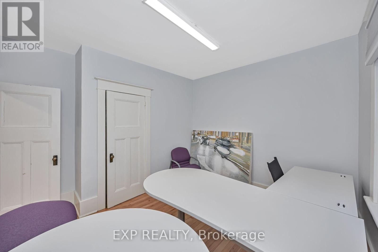 












33 WILTON CRESCENT

,
Ottawa,




Ontario
K1S2T4

