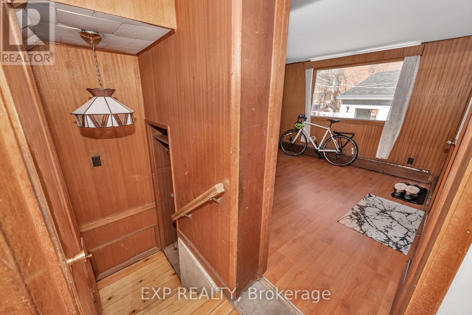 












33 WILTON CRESCENT

,
Ottawa,




Ontario
K1S2T4

