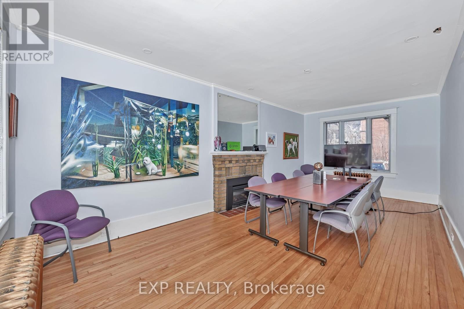 












33 WILTON CRESCENT

,
Ottawa,




Ontario
K1S2T4


