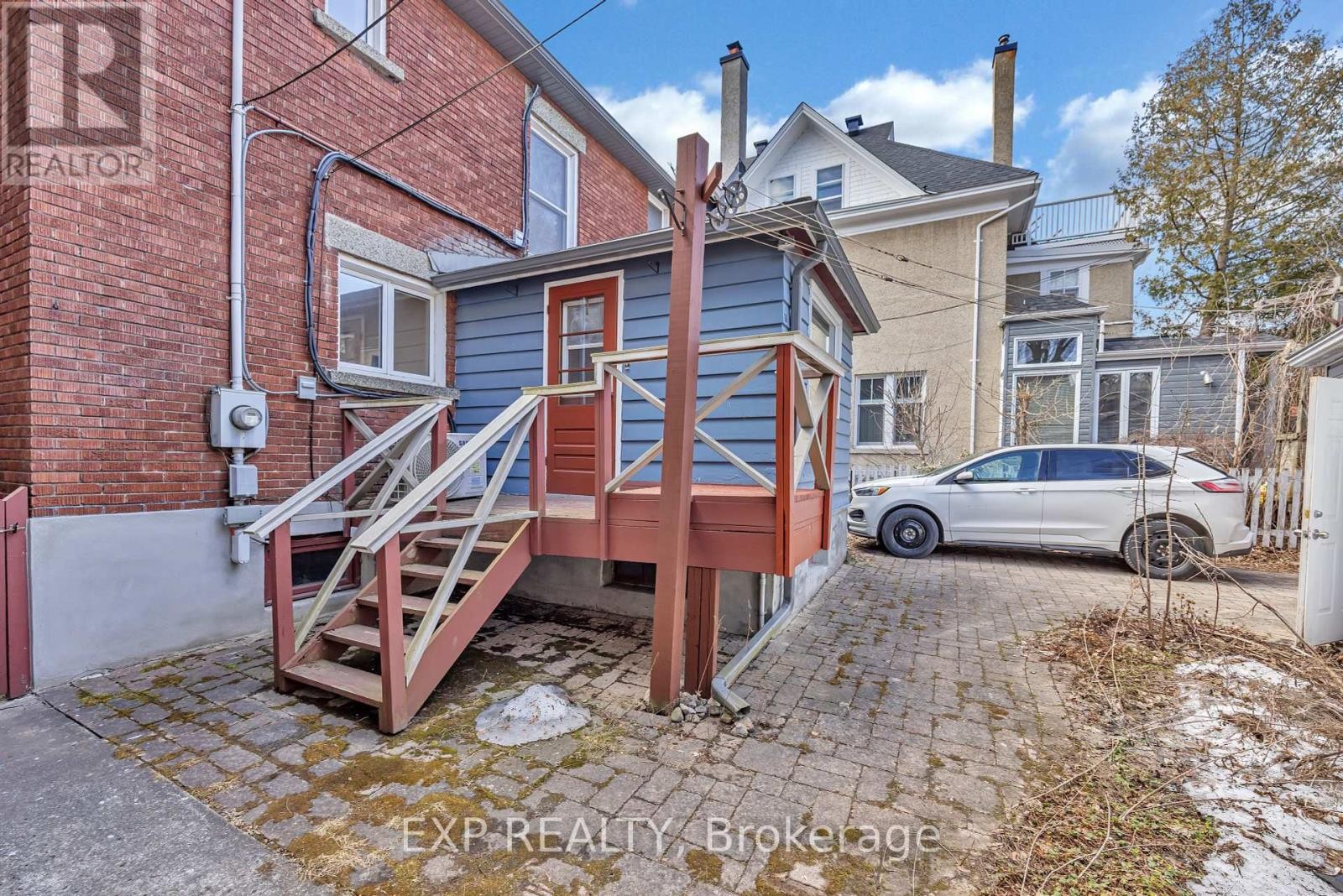 












33 WILTON CRESCENT

,
Ottawa,




Ontario
K1S2T4


