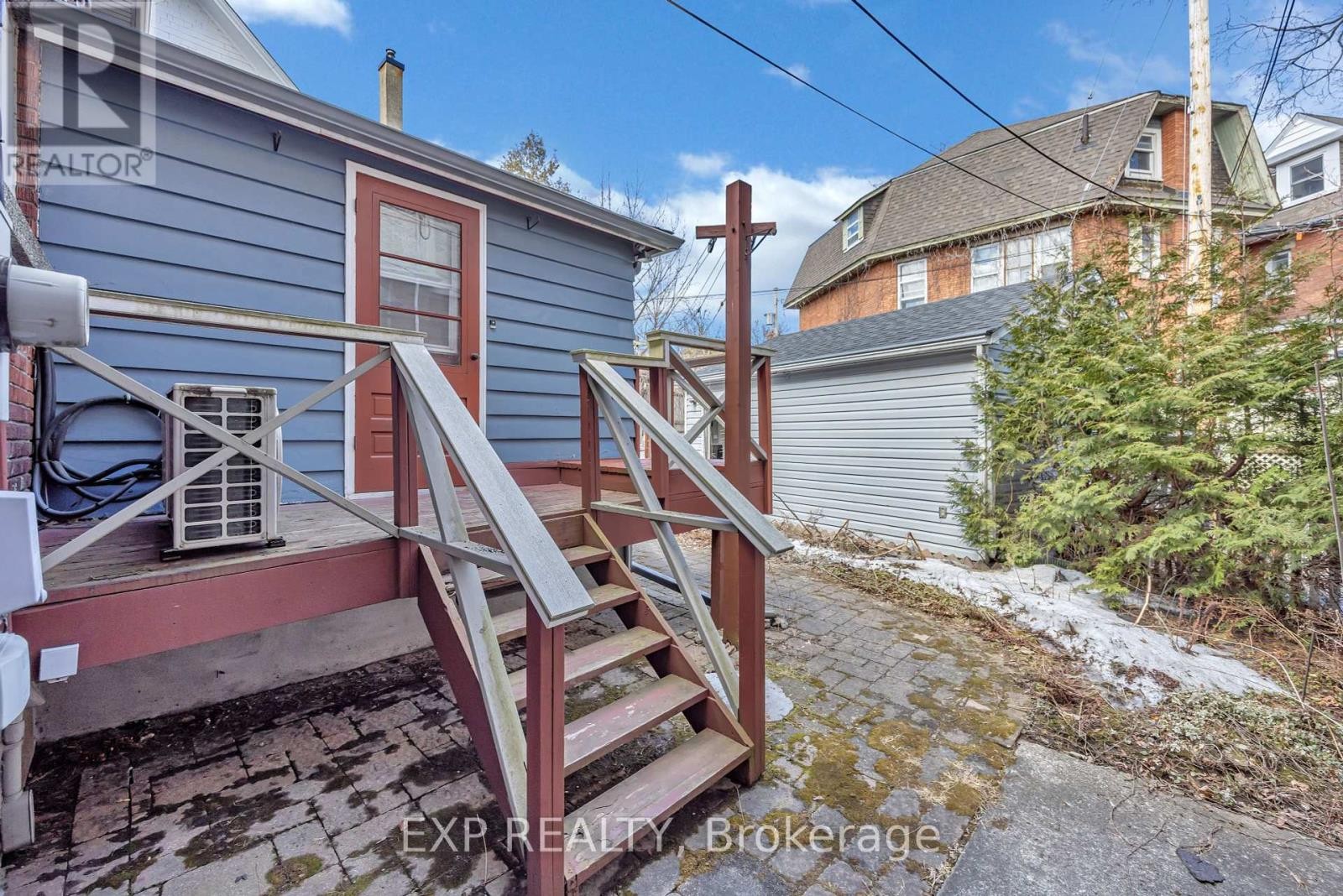 












33 WILTON CRESCENT

,
Ottawa,




Ontario
K1S2T4


