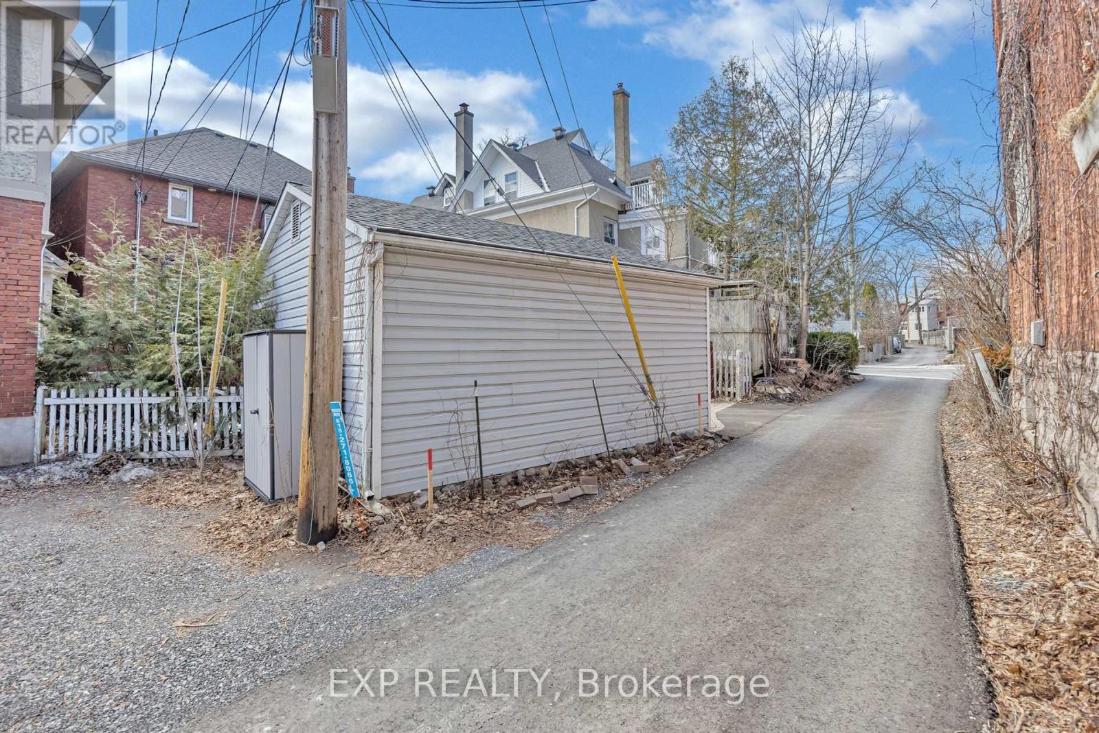 












33 WILTON CRESCENT

,
Ottawa,




Ontario
K1S2T4

