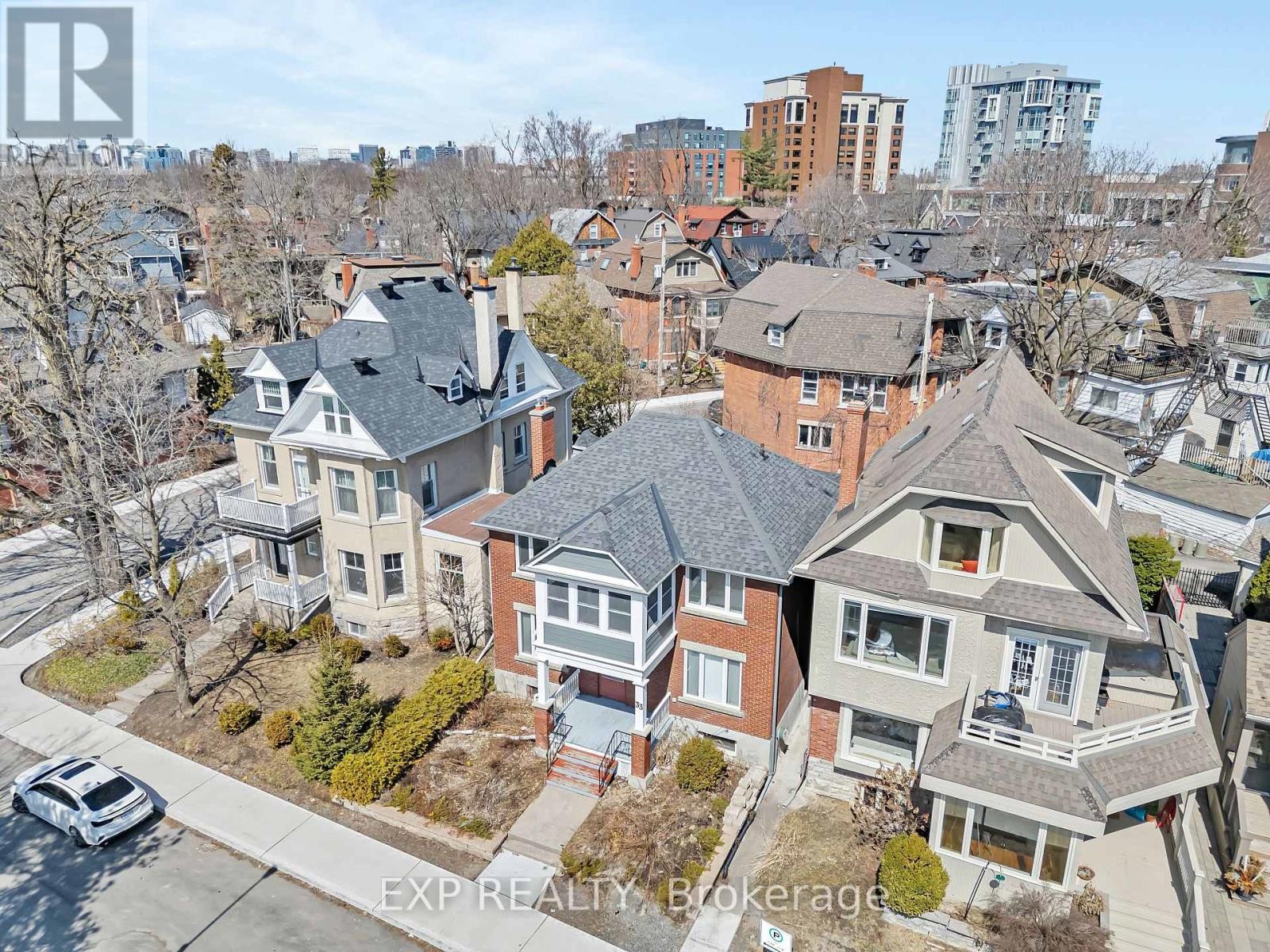 












33 WILTON CRESCENT

,
Ottawa,




Ontario
K1S2T4

