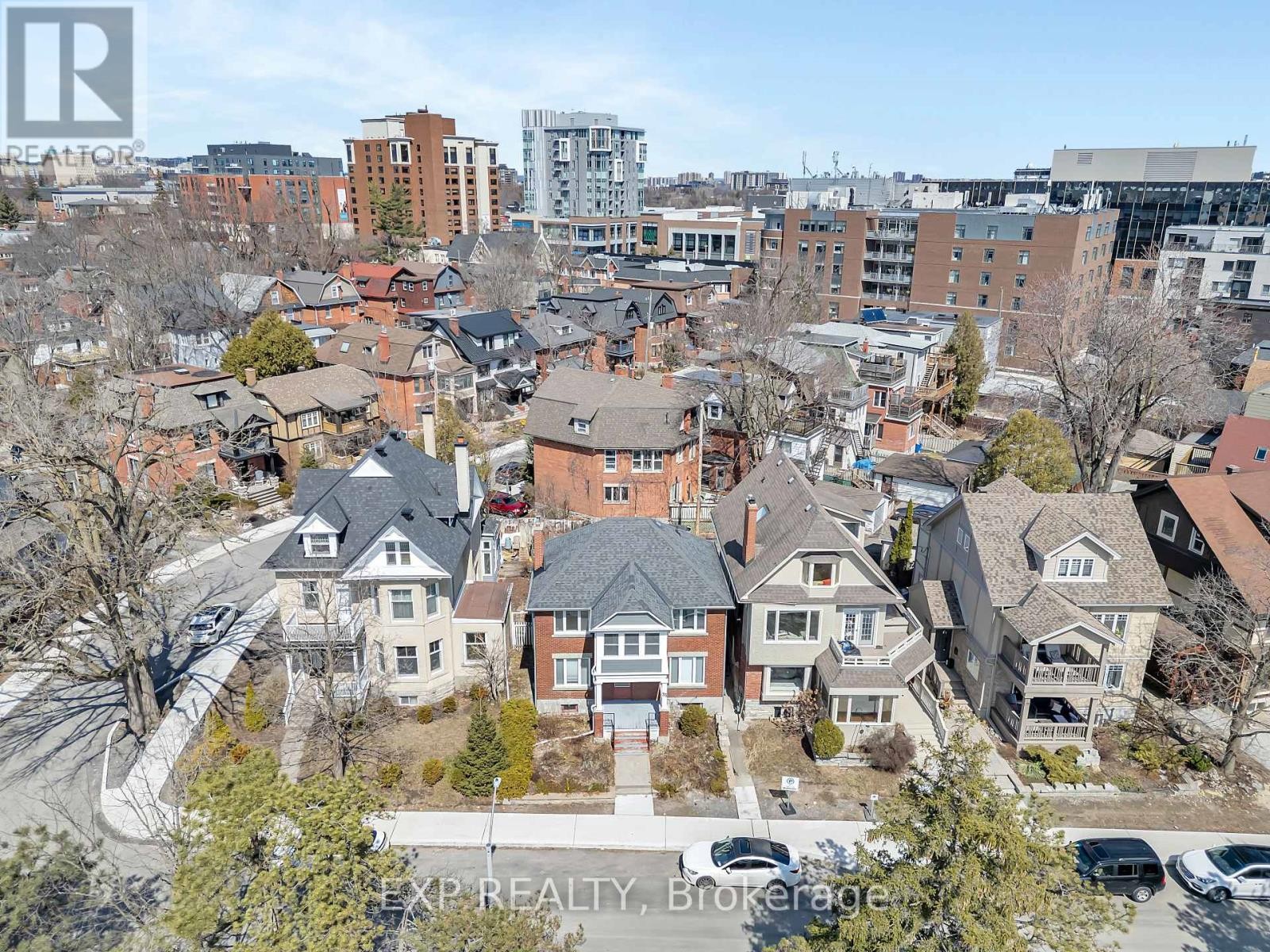 












33 WILTON CRESCENT

,
Ottawa,




Ontario
K1S2T4

