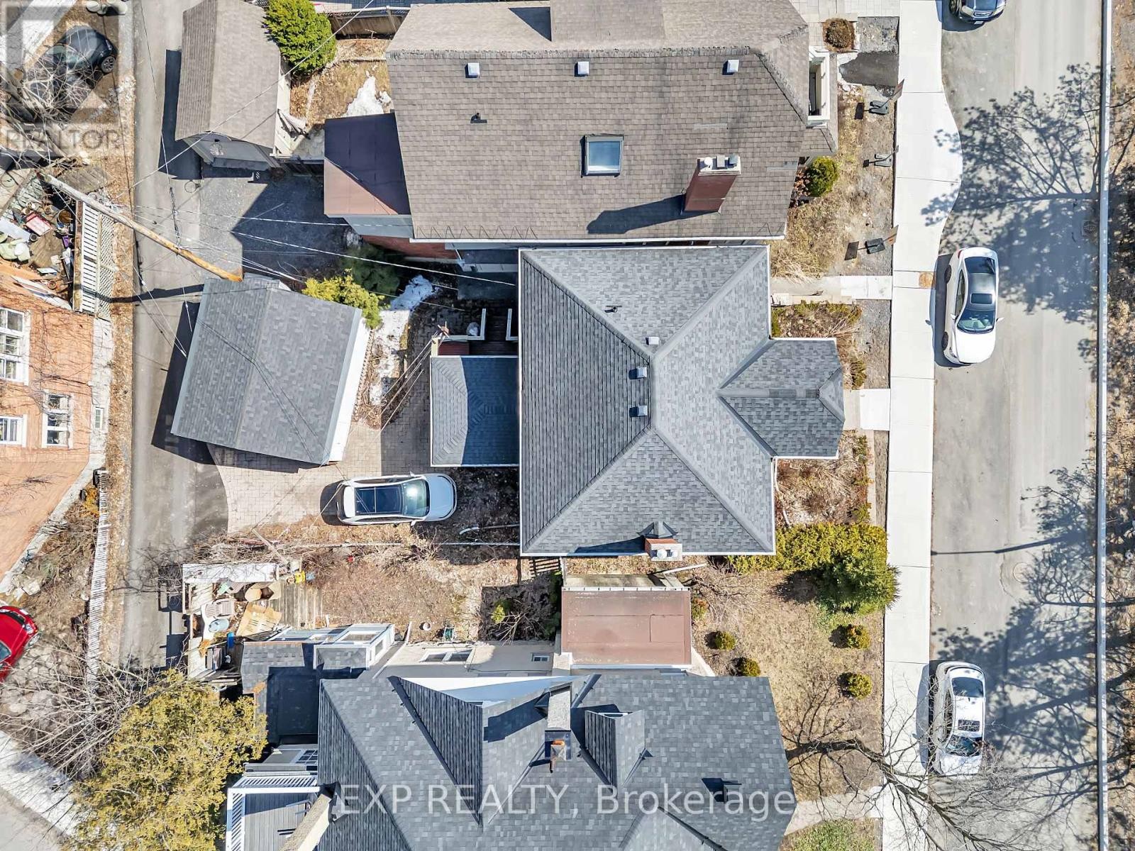 












33 WILTON CRESCENT

,
Ottawa,




Ontario
K1S2T4

