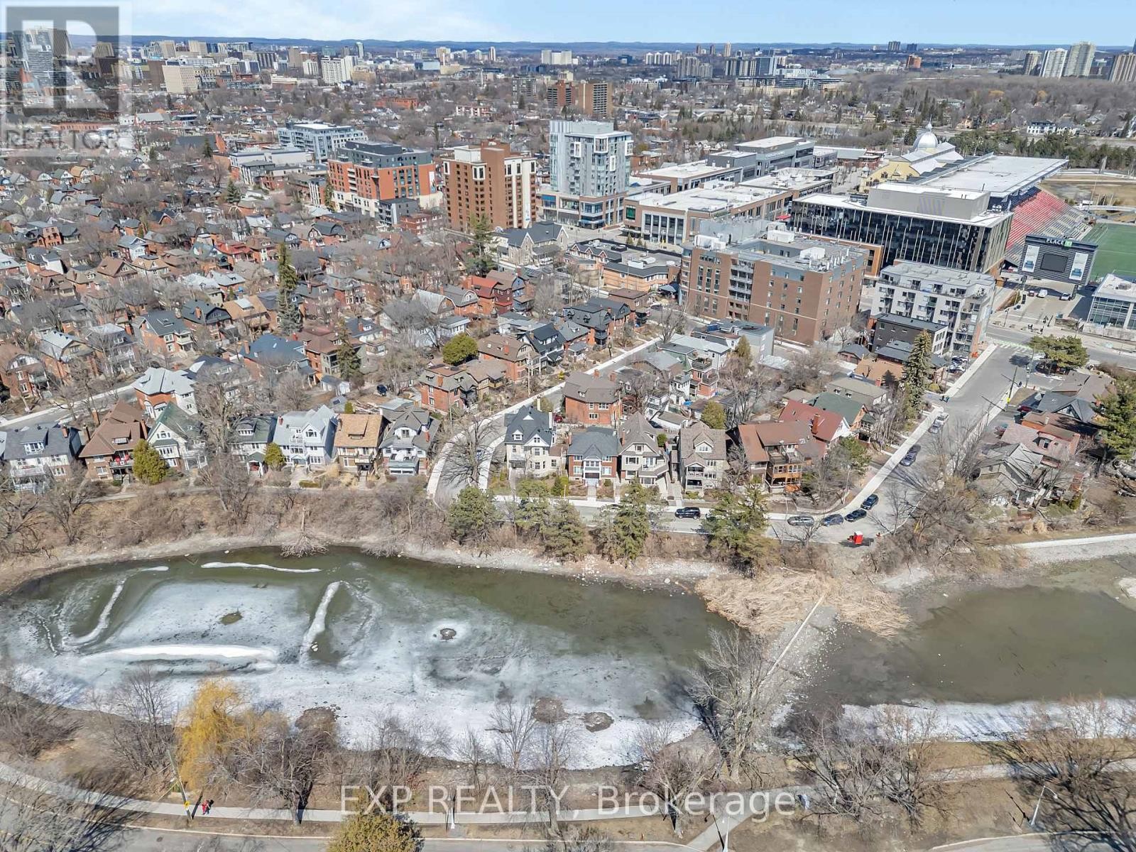 












33 WILTON CRESCENT

,
Ottawa,




Ontario
K1S2T4

