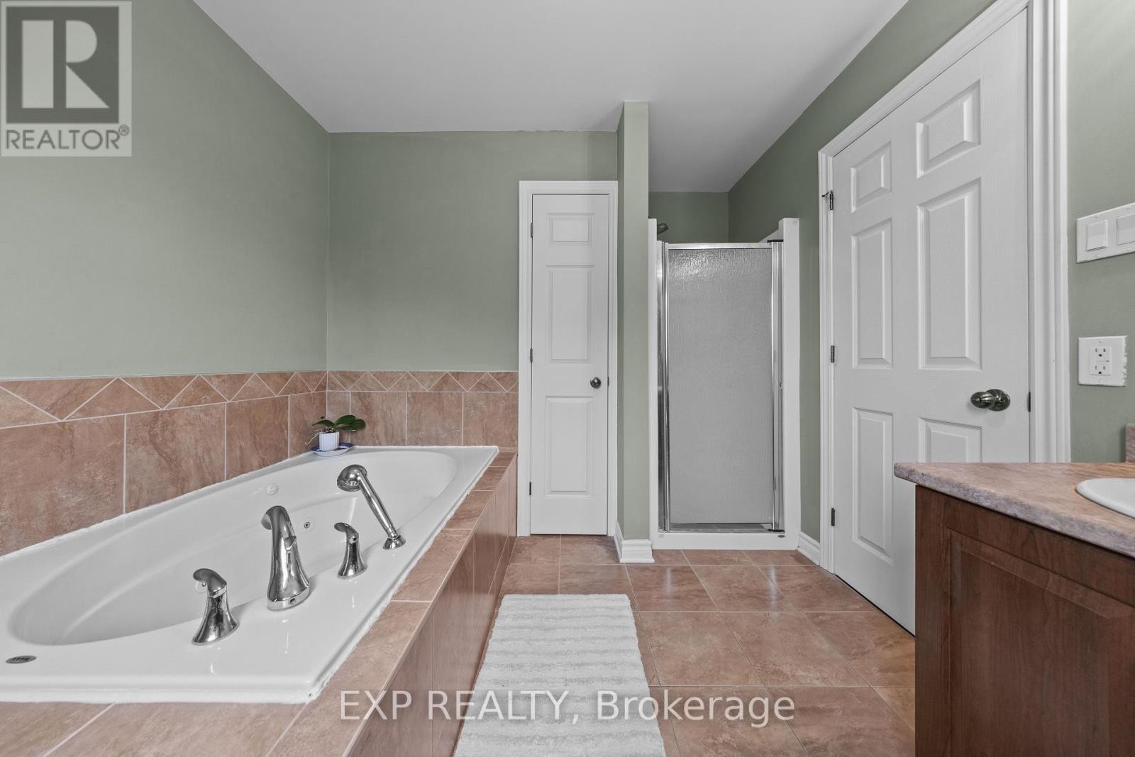 












53 BEAVER LANE

,
The Nation,




Ontario
K0A2M0

