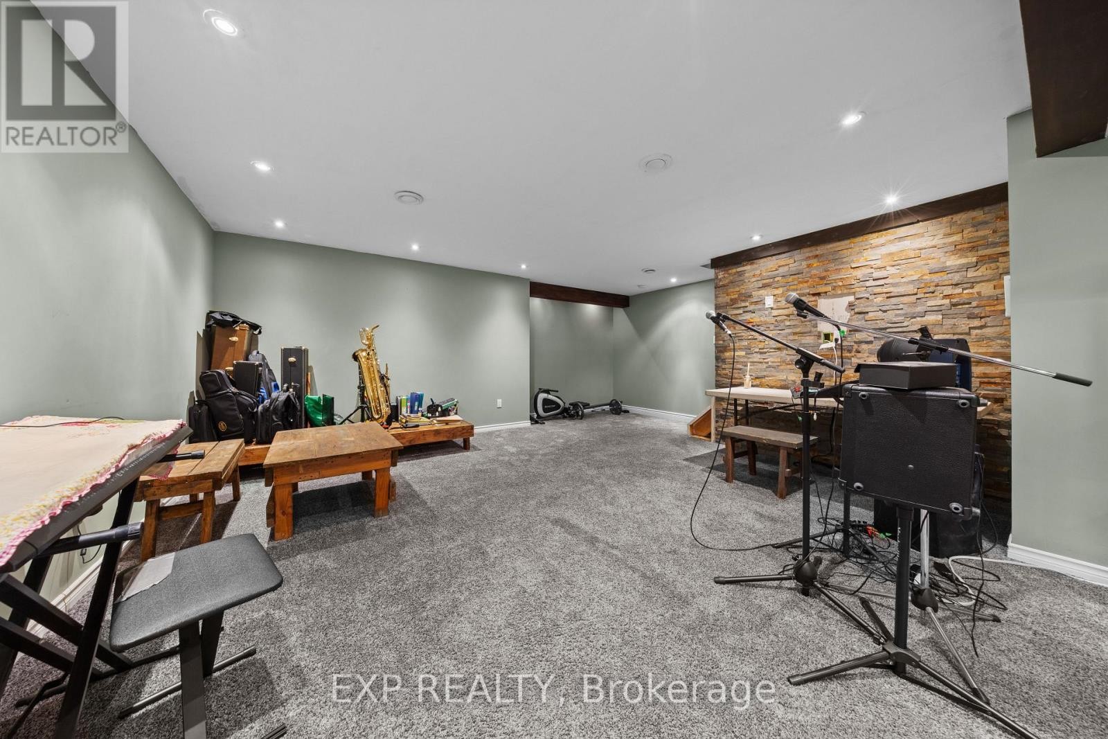 












53 BEAVER LANE

,
The Nation,




Ontario
K0A2M0

