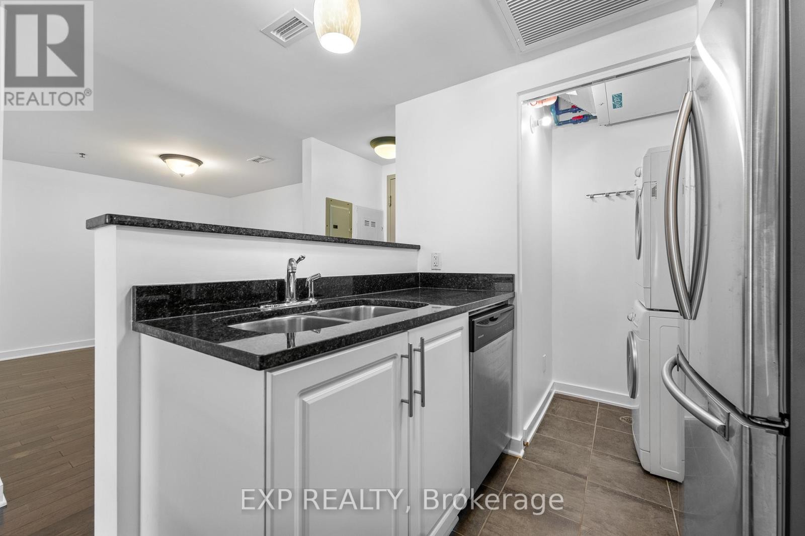 












403 - 456 KING EDWARD AVENUE

,
Ottawa,




Ontario
K1N0B4

