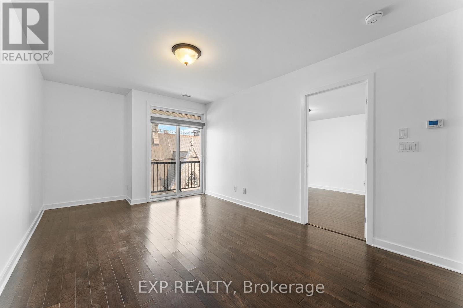 












403 - 456 KING EDWARD AVENUE

,
Ottawa,




Ontario
K1N0B4

