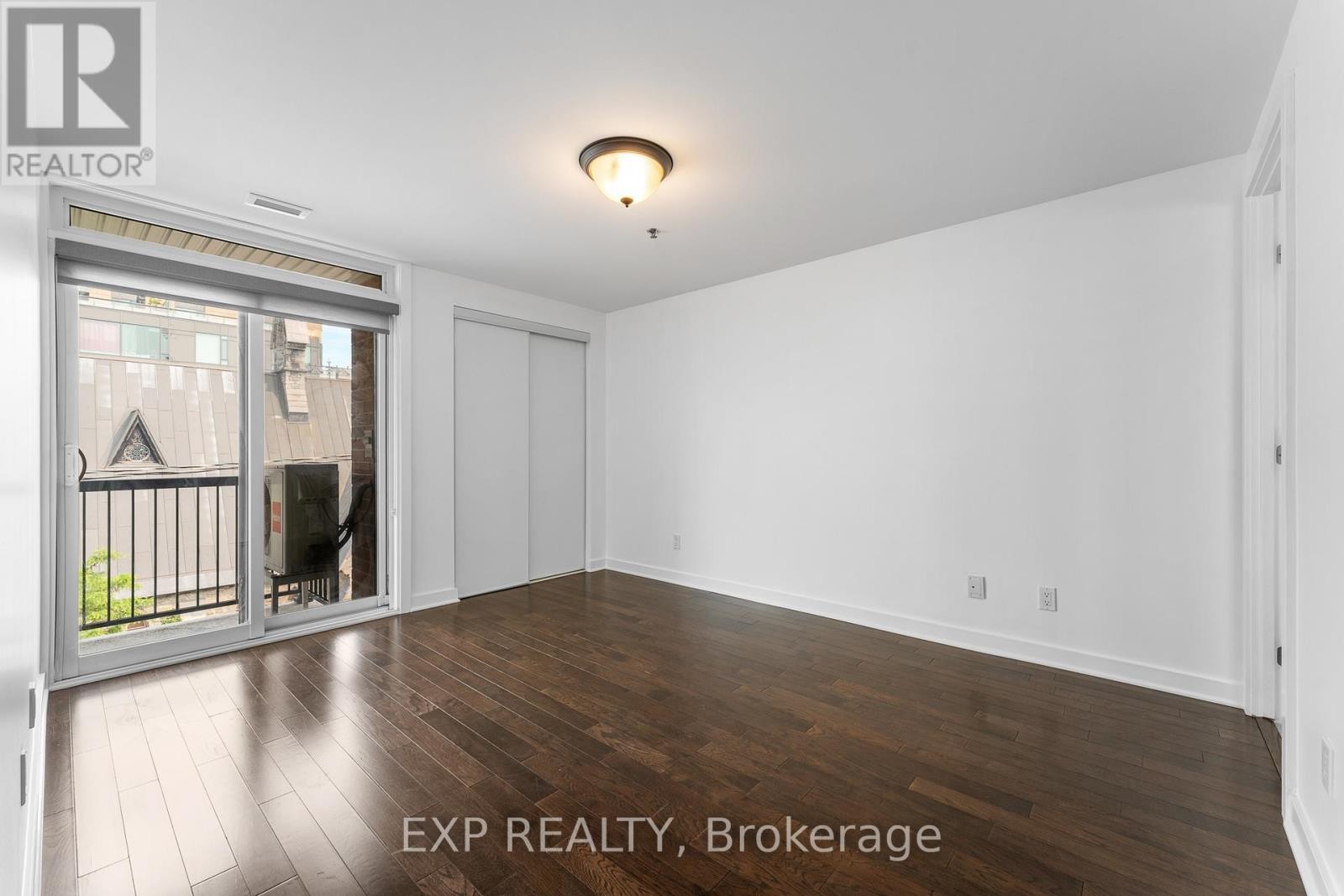 












403 - 456 KING EDWARD AVENUE

,
Ottawa,




Ontario
K1N0B4

