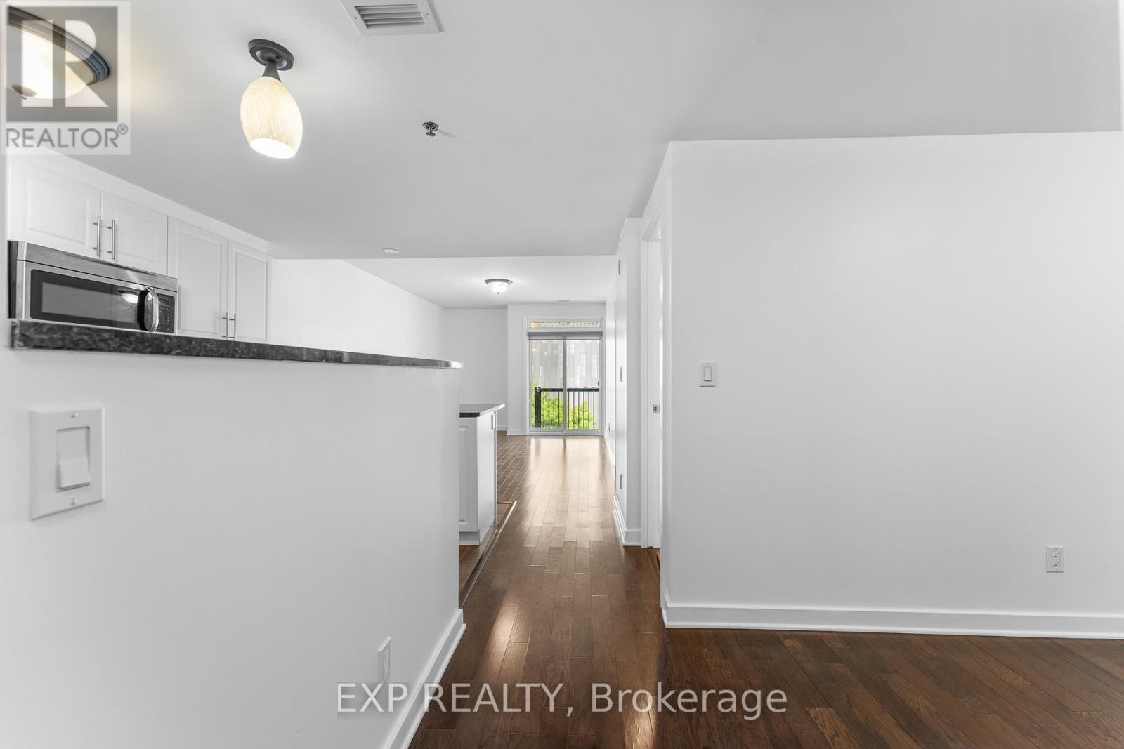 












403 - 456 KING EDWARD AVENUE

,
Ottawa,




Ontario
K1N0B4


