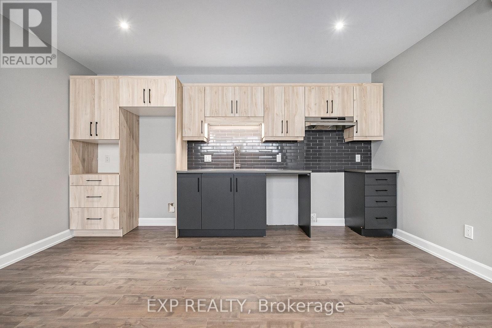 












A - 1226 MONTBLANC CRESCENT

,
Russell,




Ontario
K0A1W0

