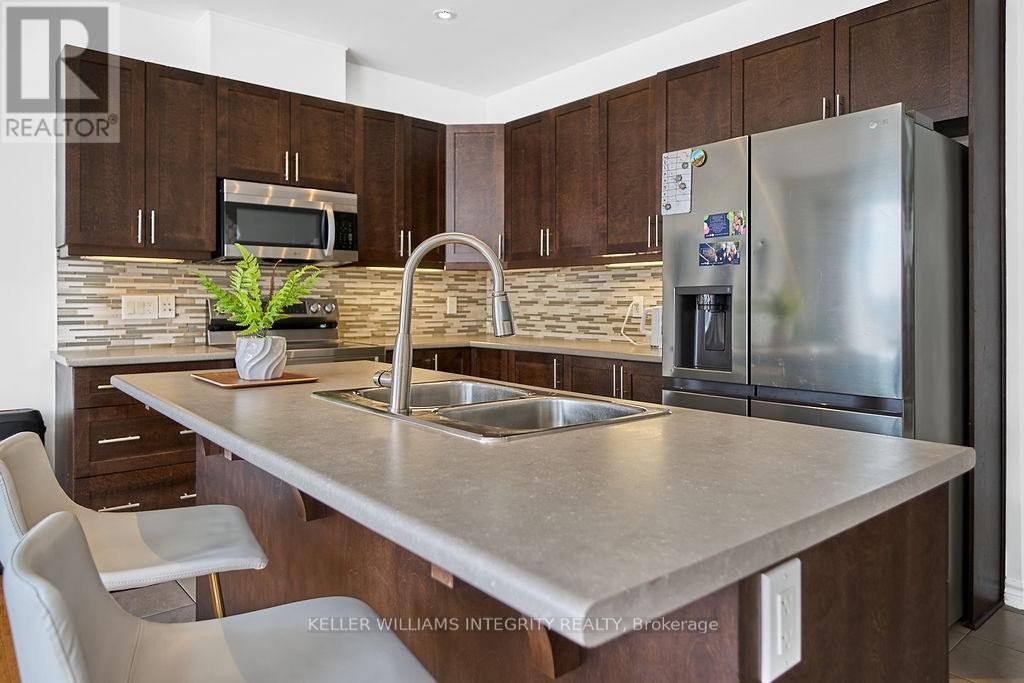 












619 MOORPARK AVENUE

,
Ottawa,




Ontario
K2M0B6

