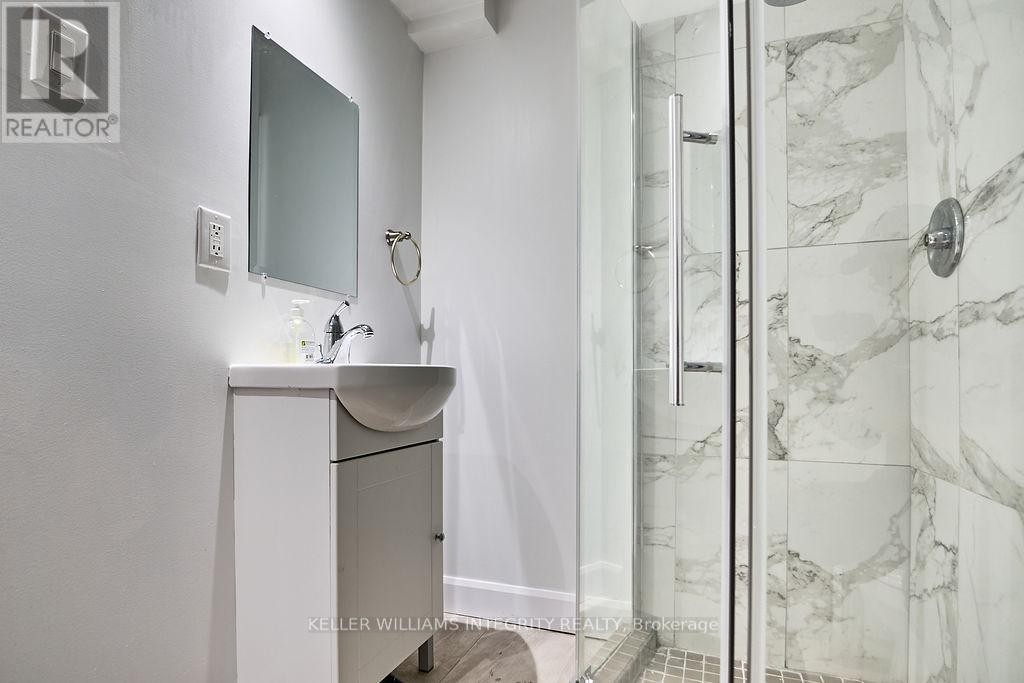 












619 MOORPARK AVENUE

,
Ottawa,




Ontario
K2M0B6

