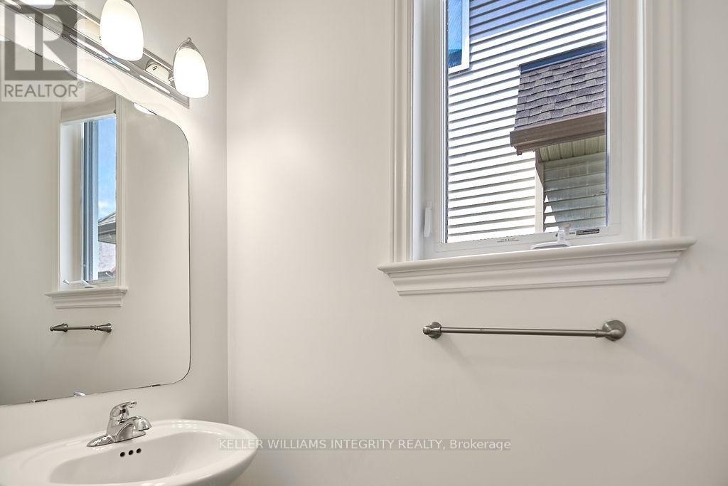 












619 MOORPARK AVENUE

,
Ottawa,




Ontario
K2M0B6

