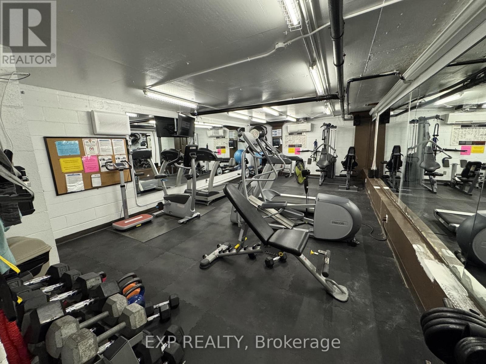 












909 - 158A MCARTHUR AVE AVENUE

,
Ottawa,




Ontario
K1L7E7

