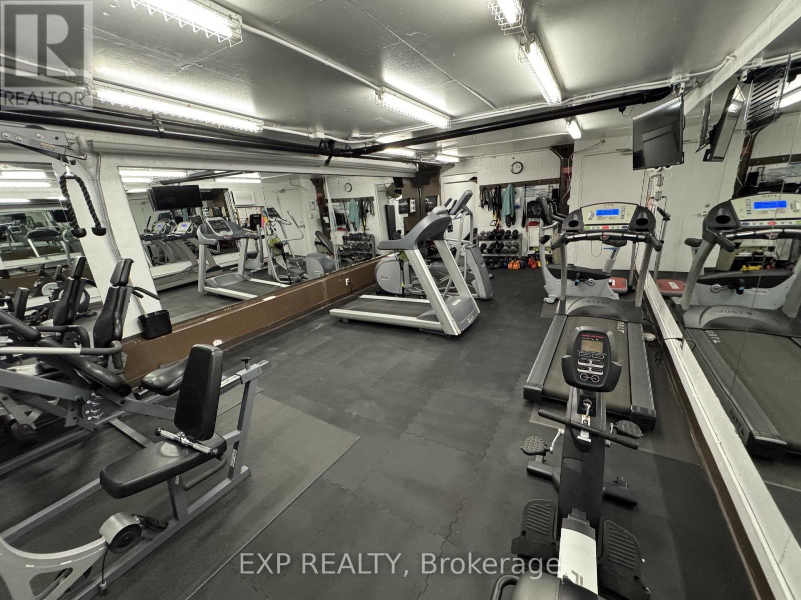












909 - 158A MCARTHUR AVE AVENUE

,
Ottawa,




Ontario
K1L7E7

