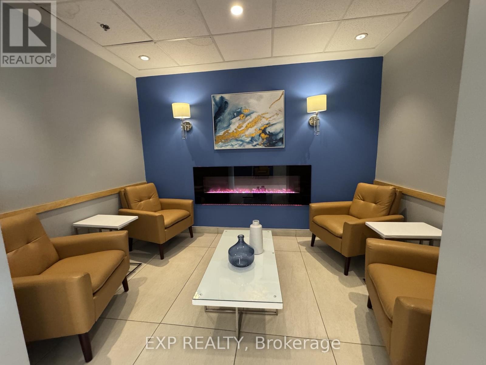 












909 - 158A MCARTHUR AVE AVENUE

,
Ottawa,




Ontario
K1L7E7

