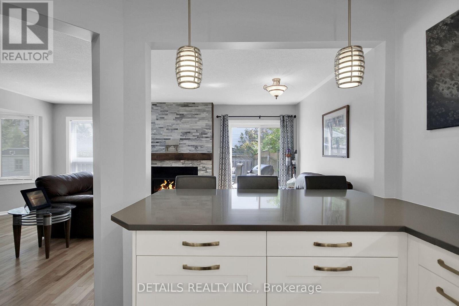 












78 MARKLAND CRESCENT

,
Ottawa,




Ontario
K2G5Z6

