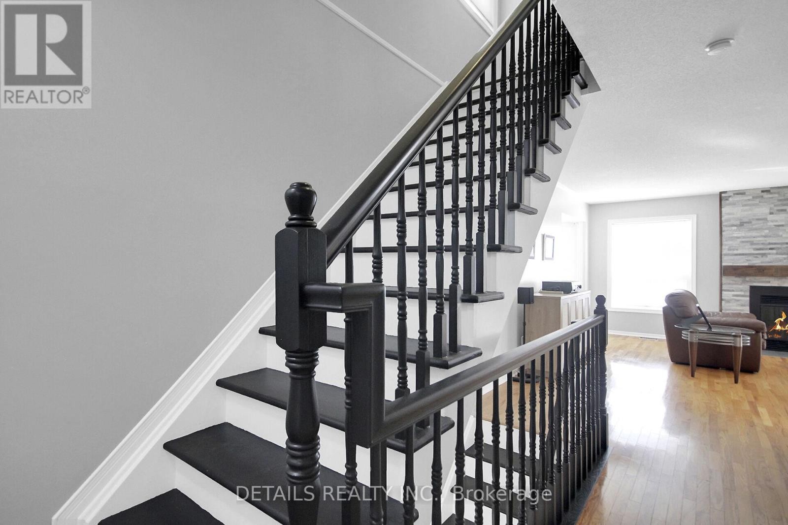 












78 MARKLAND CRESCENT

,
Ottawa,




Ontario
K2G5Z6

