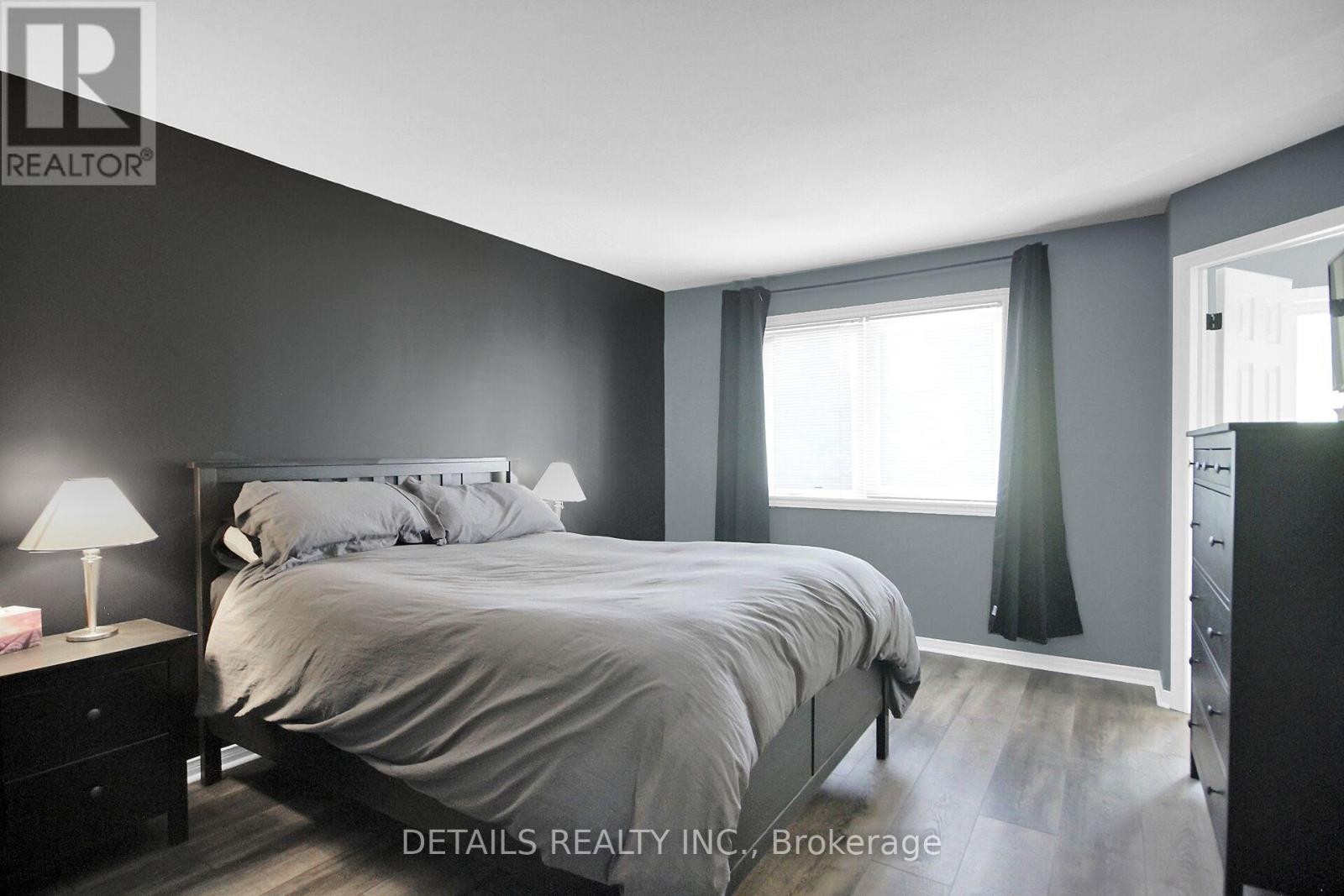 












78 MARKLAND CRESCENT

,
Ottawa,




Ontario
K2G5Z6

