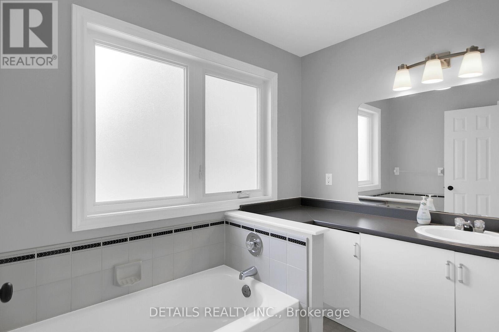 












78 MARKLAND CRESCENT

,
Ottawa,




Ontario
K2G5Z6

