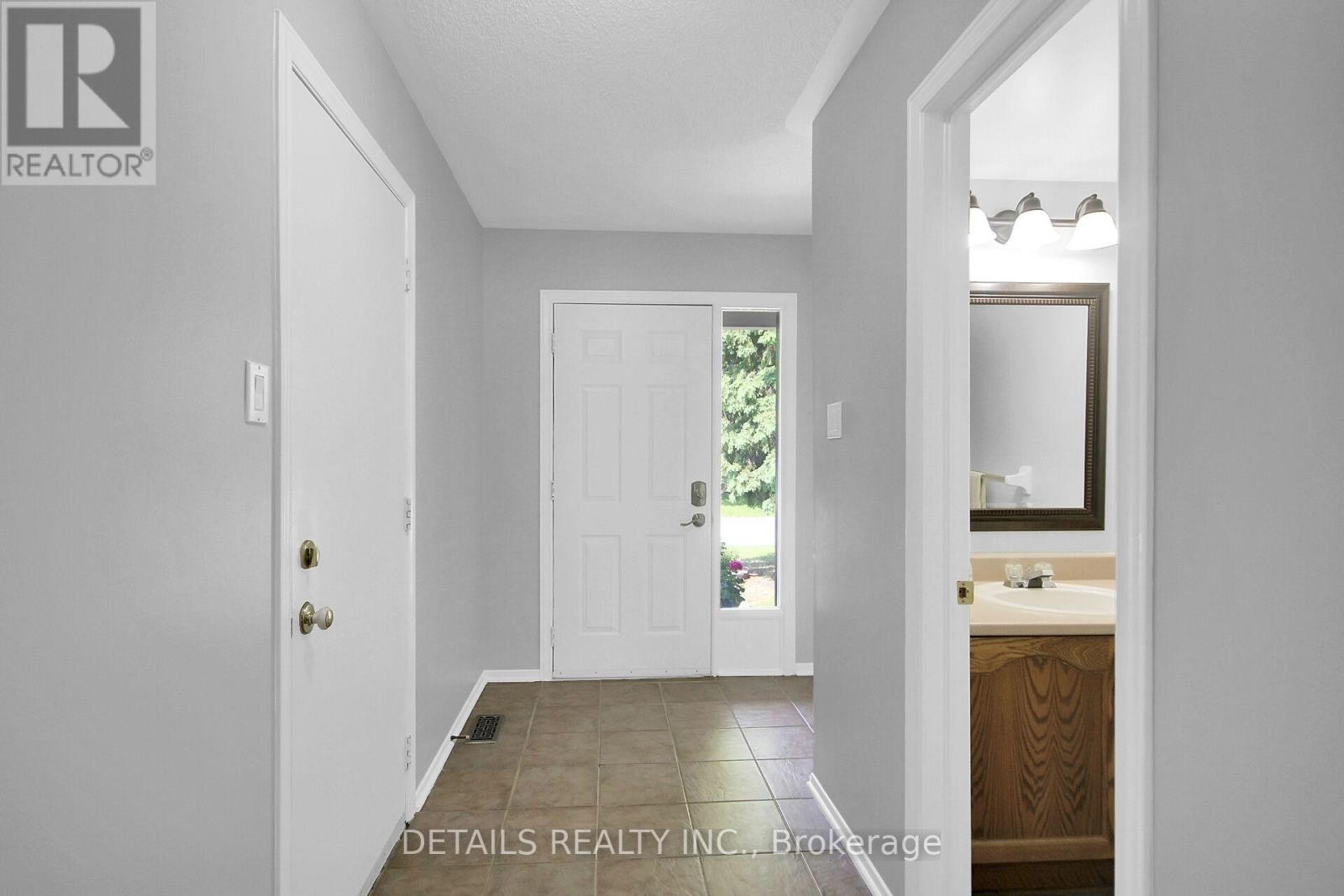 












78 MARKLAND CRESCENT

,
Ottawa,




Ontario
K2G5Z6

